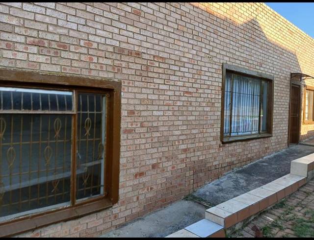 2 BEDROOM PROPERTY TO RENT IN ZAKARIYYA PARK